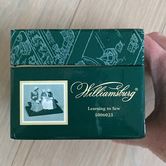 Williamsburg Learning to Sew - Lang and Wise - Picture 7 of 10